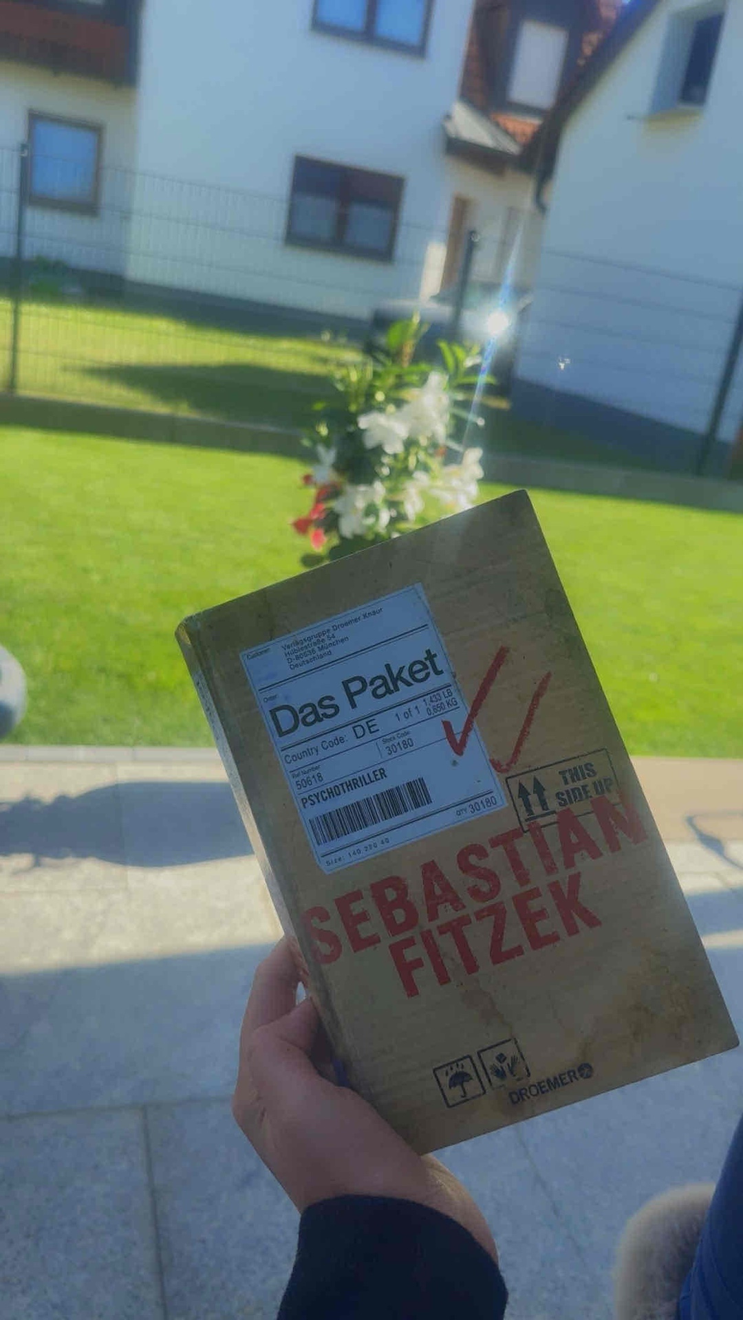 Mal wieder ein gutes Fitzek Bich allerdings bis jetzt sein schwächstes was ich gelesen habe. Die Story hat mich nicht so angesprochen, allerdings ist es auch nicht schlecht. 

