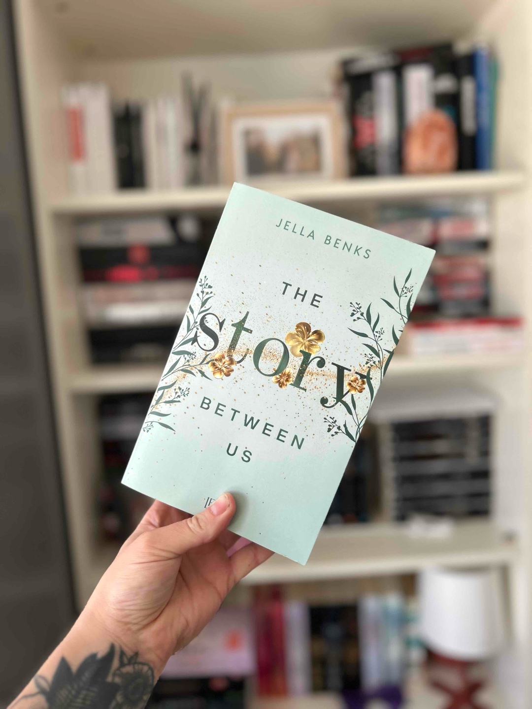The Story between us / Jella Benks