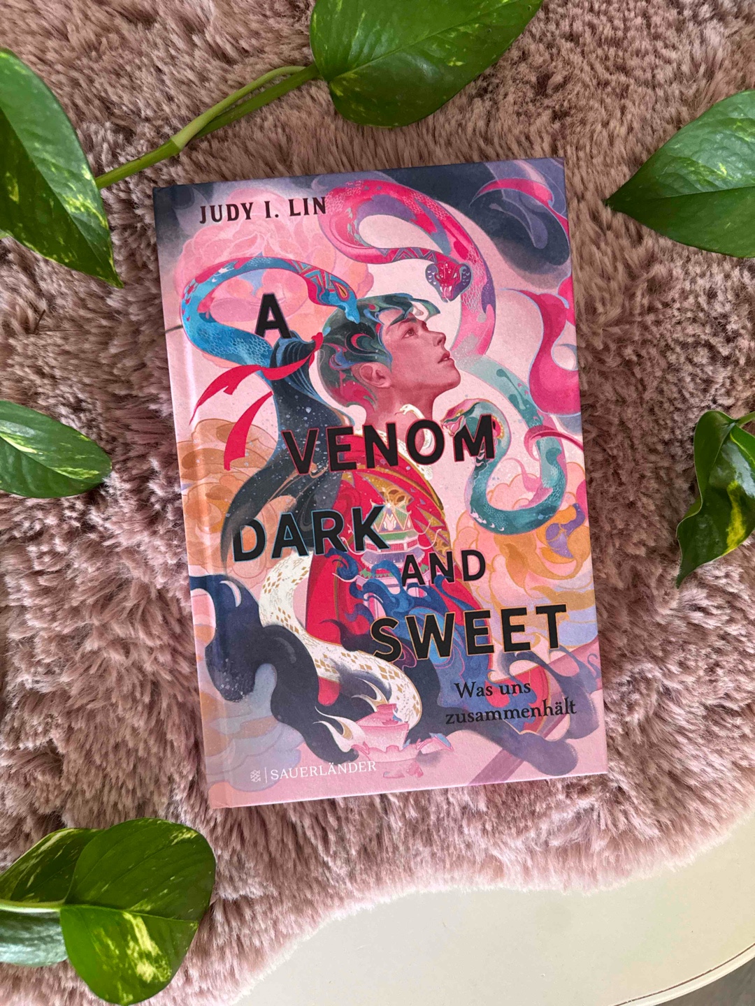 Für mich ein solider Abschluss der Dilogie – nicht perfekt, aber dennoch eine lohnenswerte Reise durch eine einzigartige Magiewelt! 📖💫