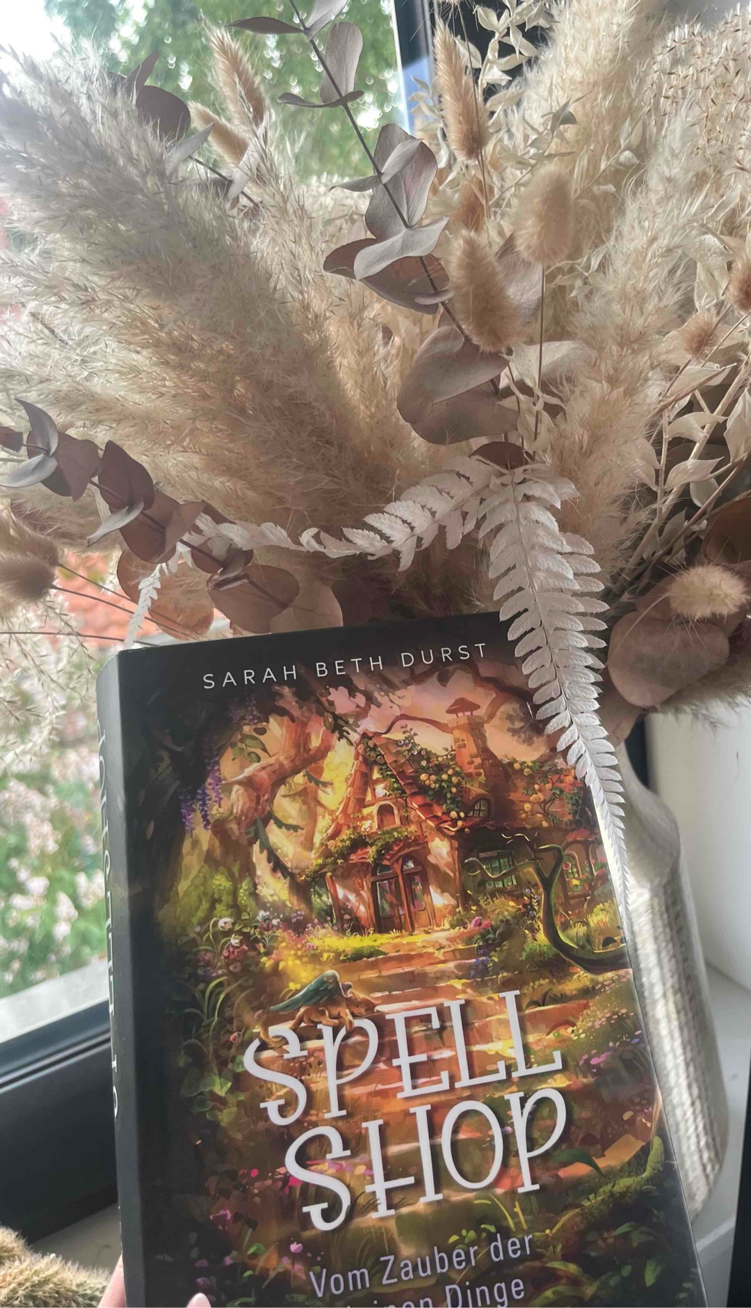 Ein Buch - als würde man heiße Schokolade im Sommer trinken. 