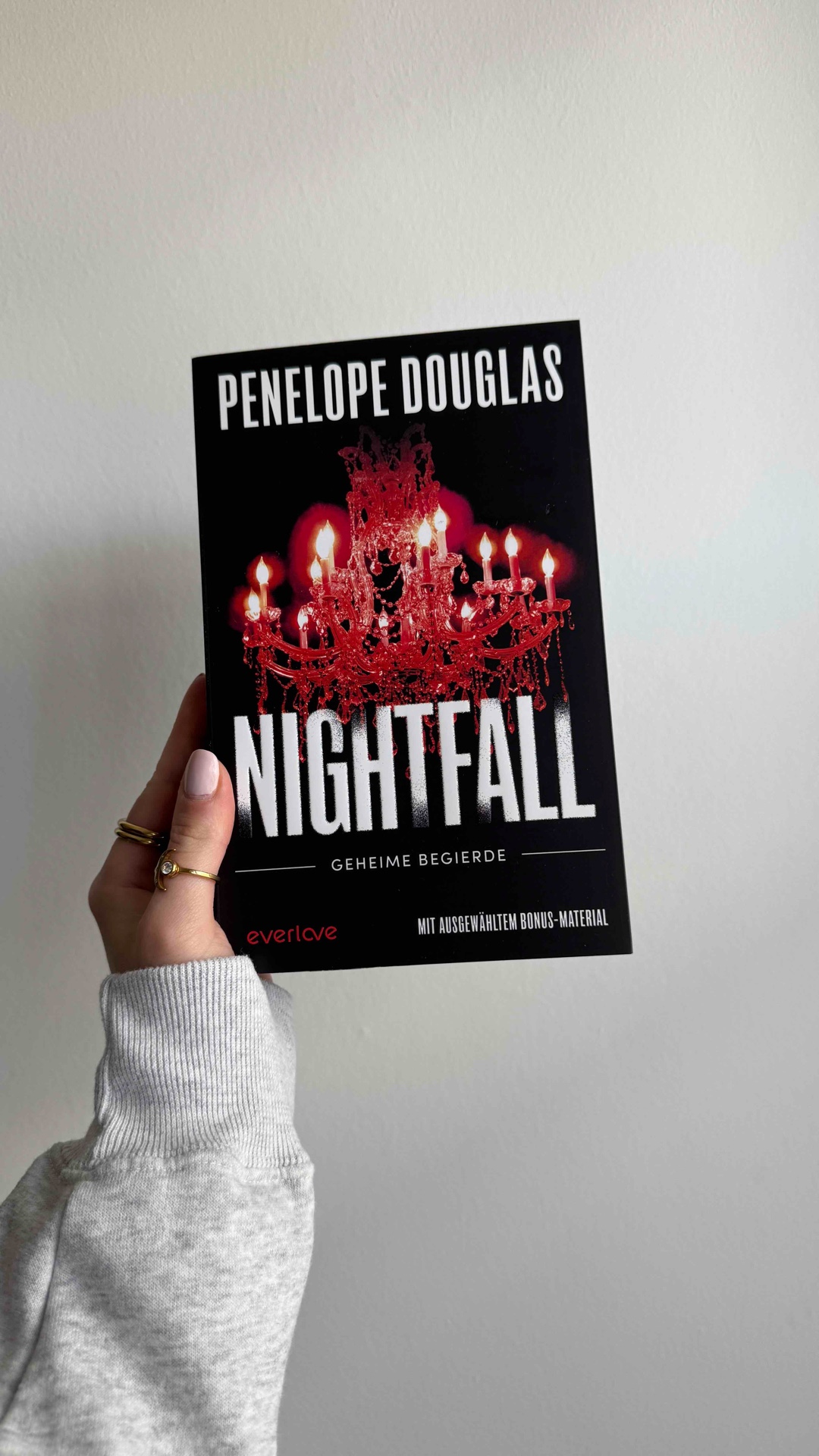 Endlich die Reihe fertig, denn die letzte Novelle gebe ich mir nicht mehr. 🤭