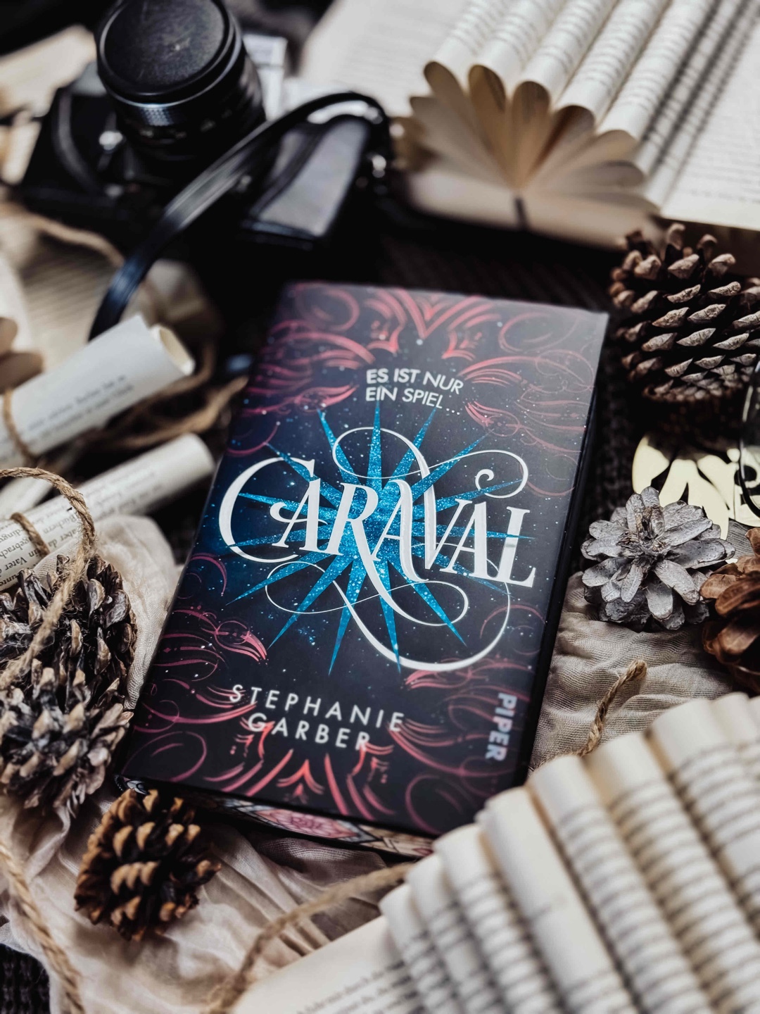 𝑅𝑒𝑧𝑒𝑛𝑠𝑖𝑜𝑛: Caraval 4/𝟓 ⭐️