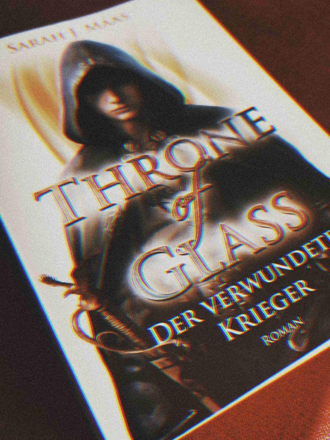 Die Geschichte aus Chaols Perspektive hat mir richtig gut gefallen. Super spannend und auch leidenschaftlich!
Ich kann den Tandemread mit Band 5 nur jedem ans Herz legen da es der ganzen Story so viel tiefe gibt!!
Ich bin so gespannt auf den nächsten Band! 