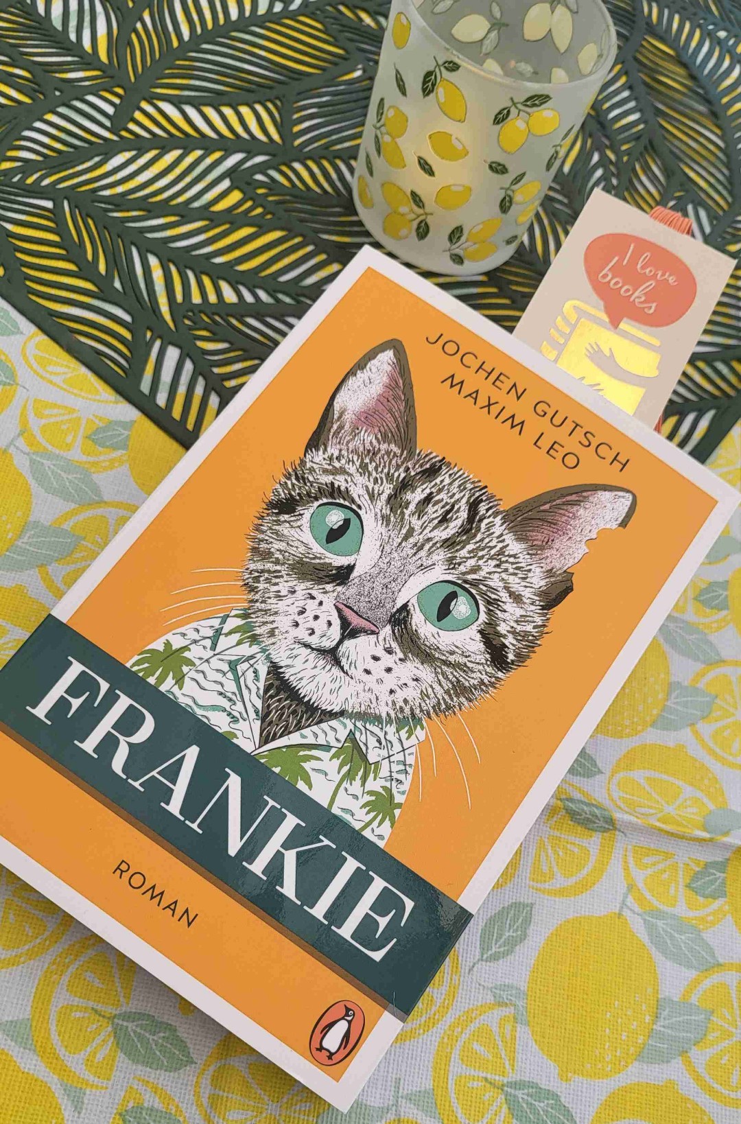Ein witziges und trauriges Buch zugleich . 
Gold und Frankie die sich gegenseitig helfen  und unterstützen. 
Ich mochte es gerne .