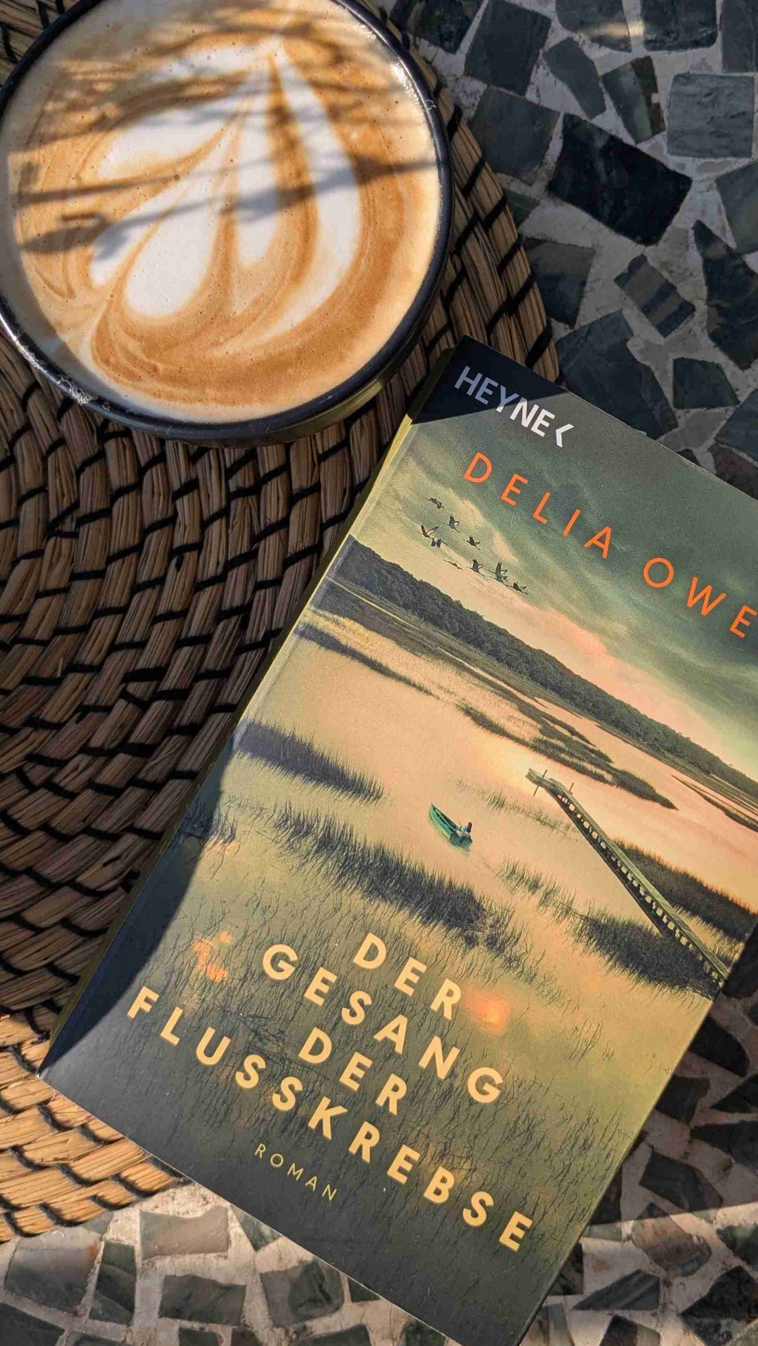 Schon lange kein Buch mehr gelesen, in das ich so eintauchen konnte. Ich habe es geliebt. Kya und all die Charaktere, die Geschichte, die Landschaft, den Schreibstil, die wunderschönen Beschreibungen und die Spannung - einfach alles.