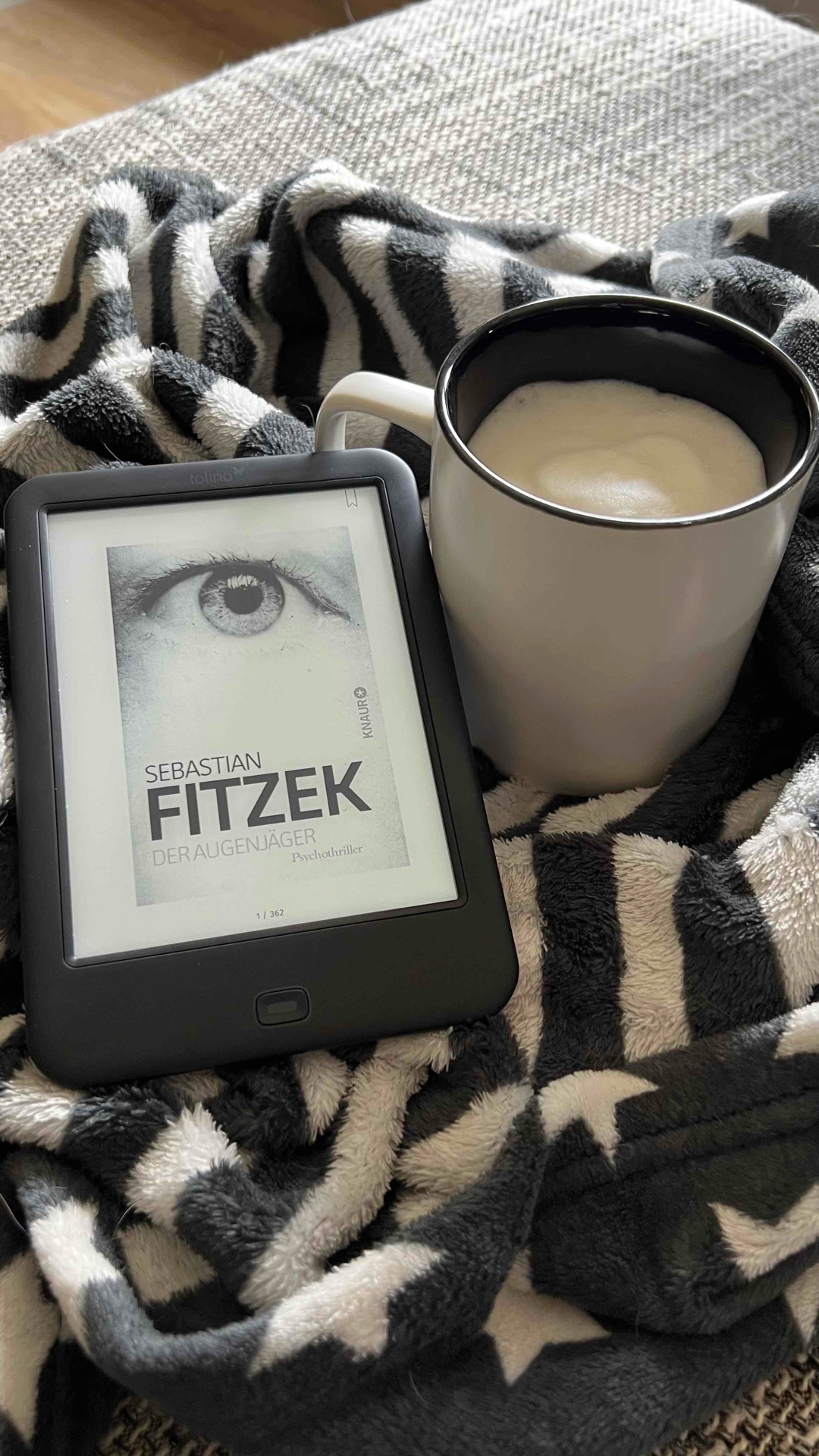 >>Die Zeit heilt alle Wunden.<<
>>Nein, sie macht einen nur älter.<<