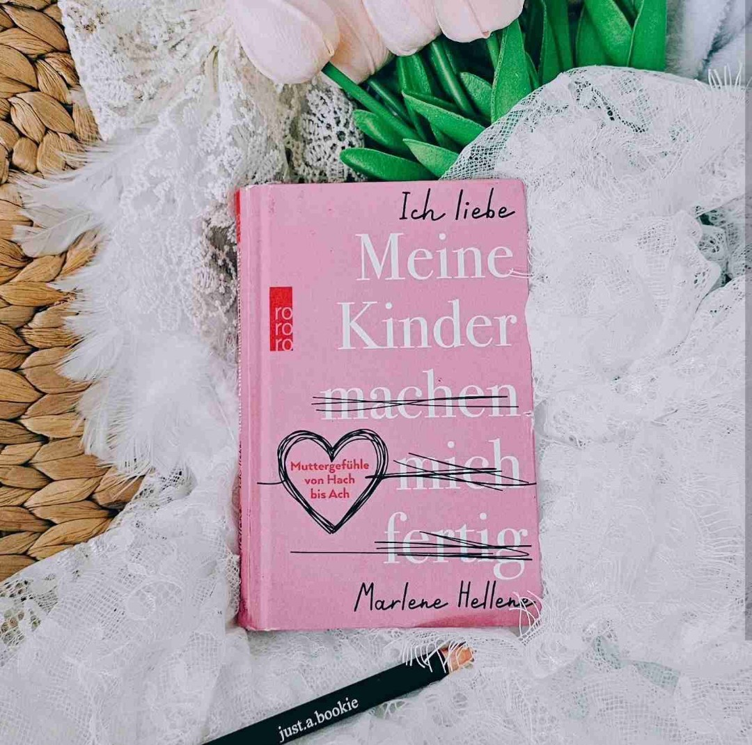 Du bist Mama und denkt dir das du bei ganz vielen Dingen allein bist und fühlst dich manchmal wie die "worst mum ever"?
Dann lies dieses Buch 😆