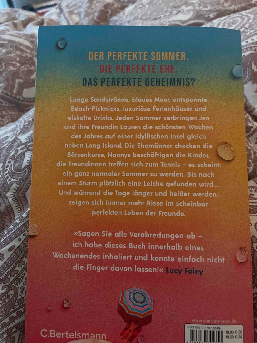 Mit Settings in der High Society kriegt man mich ja immer. Kein blutiger Thriller aber ich mochte es den Charakteren bei ihren Intrigen zu beobachten.