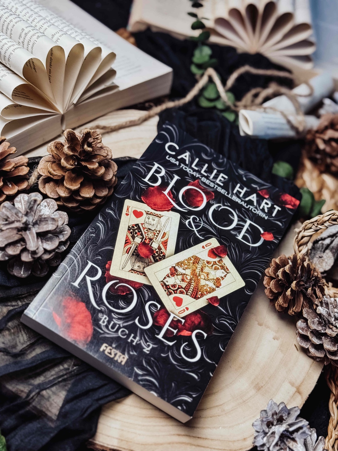 𝑅𝑒𝑧𝑒𝑛𝑠𝑖𝑜𝑛: Blood & Roses 2 4,5/𝟓 ⭐️