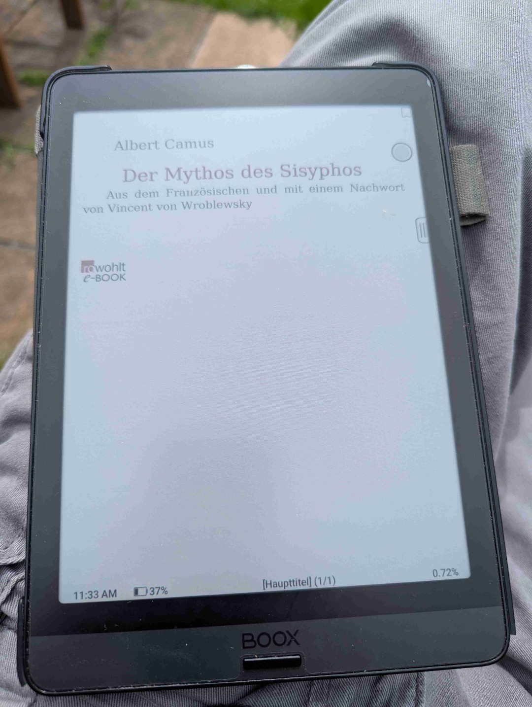 Perfekter Feiertag. Innehalten und mit Albert Camus der Frage nach Sinnen "ob das Leben die Mühe, gelebt zu werden, lohnt oder nicht." ... 