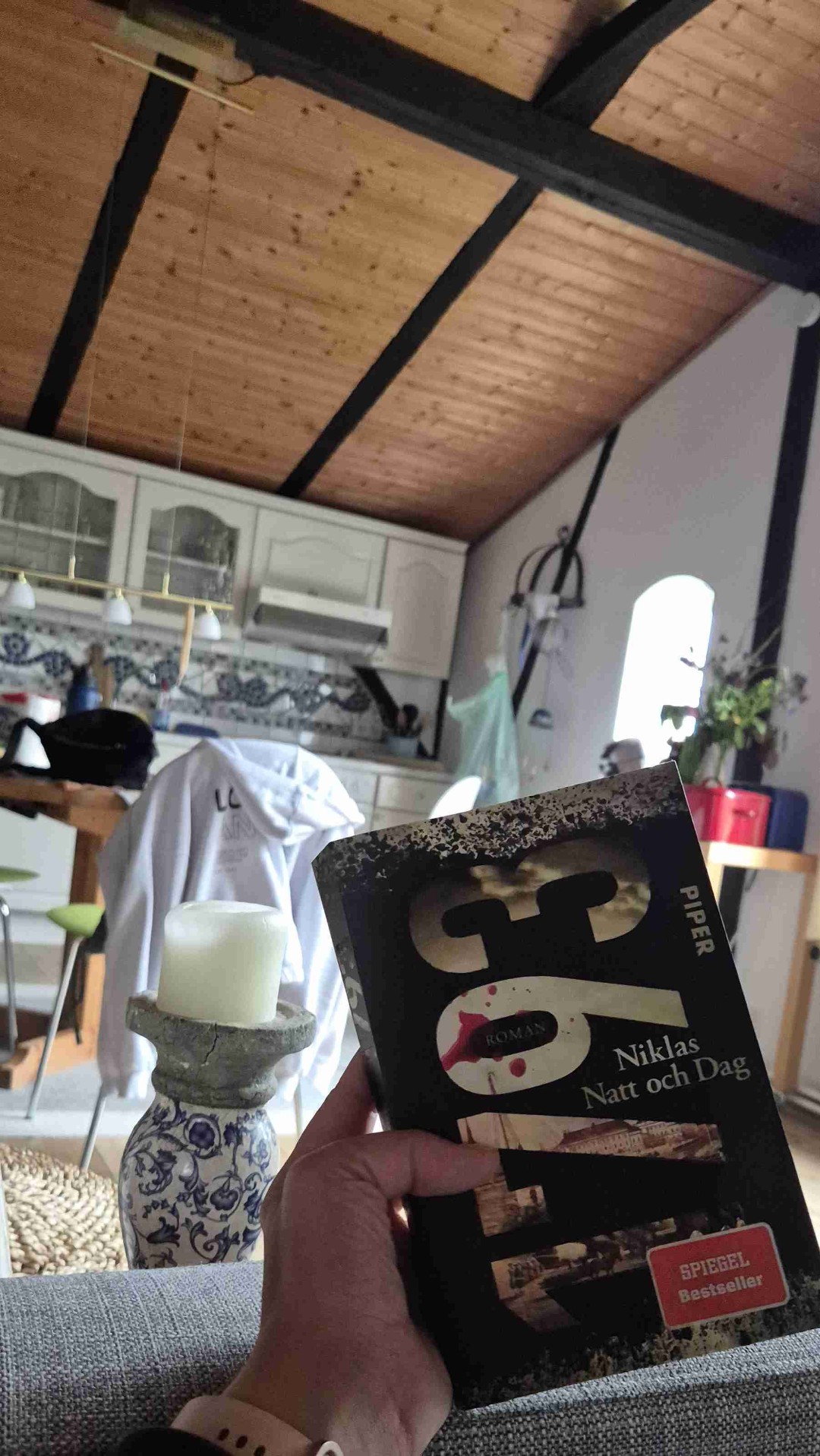Spannend, wenn doch sehr detailliert. An der ein oder anderen Stelle etwas langatmig