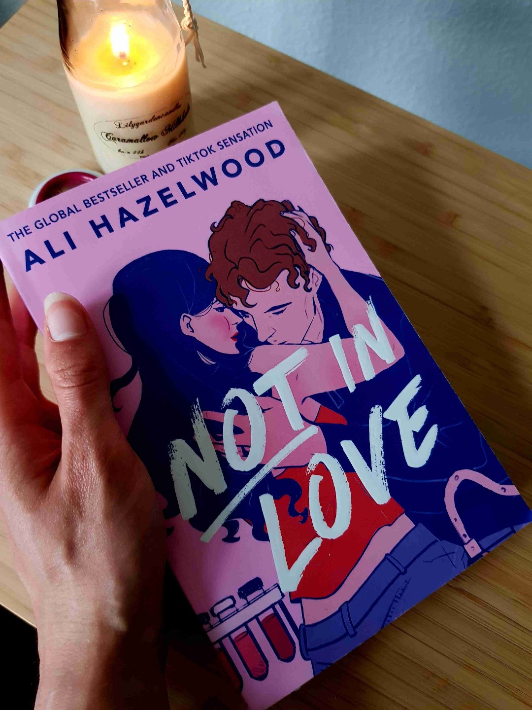 Kein typisches Hazelwood-Buch, aber trotzdem sehr gut