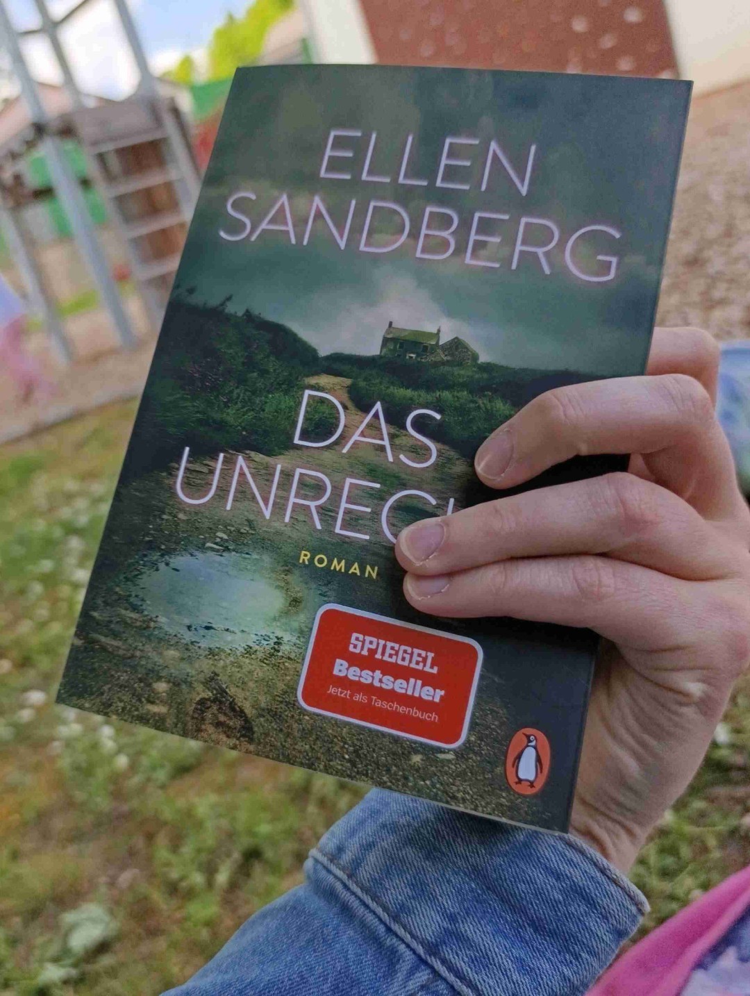 Spannendes Buch, man möchte es gar nicht zur Seite legen.