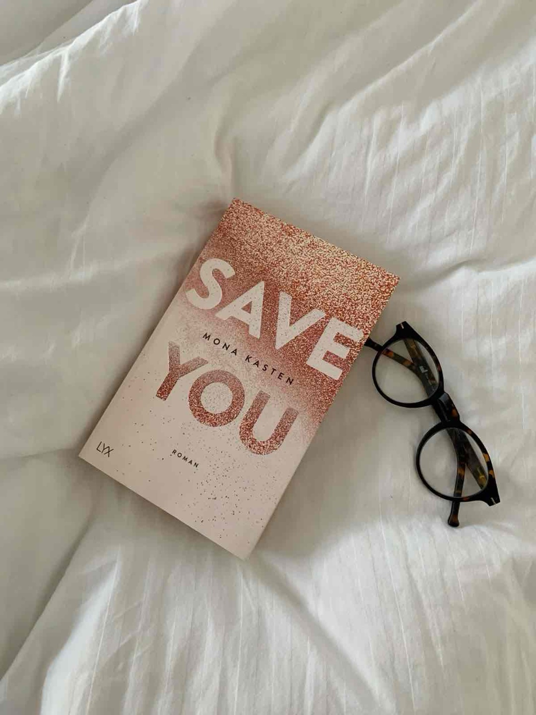 Ich dachte Save me war schon krass aber Save you ? Dieses Buch war krass . Ich bin schon super gespannt auf Save us 🩷