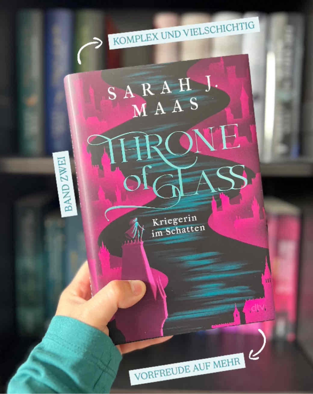 📖🗡️✨🗝️