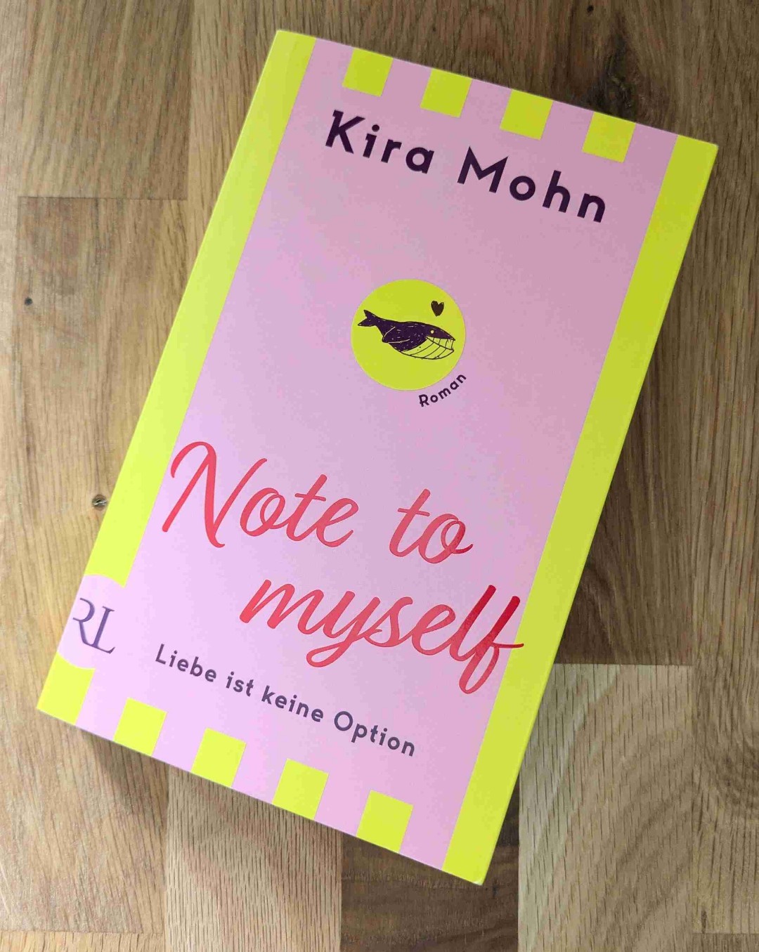 Was für ein nettes Buch! Bodenständig, humorvoll und zum Verlieben. Schön zu lesen.