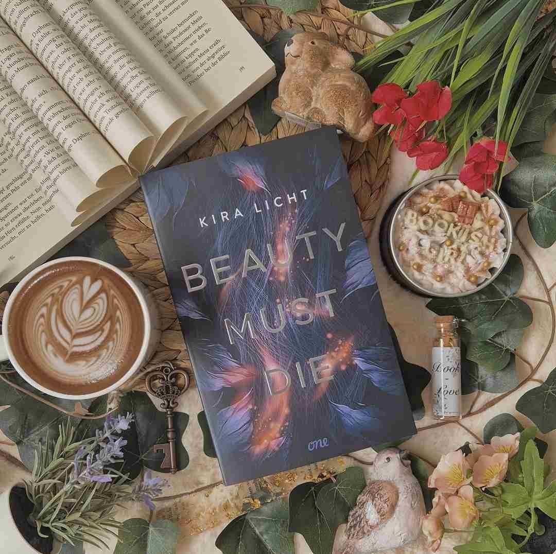 "Beauty Must Die" ist eine mega YA-Suspense-Geschichte mit genau der richtigen Prise Romance - spannend, emotional, düster und absolut fesselnd. Klare Leseempfehlung