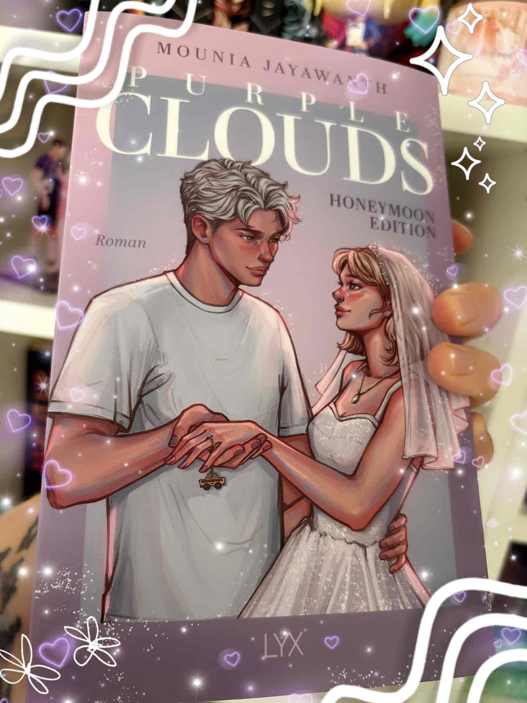 Ein wirklich interessantes Buch mit gesellschaftlichen Themen die ich sonnst so noch nicht gelesen habe.

Die Story von Dep und Emory war ein auf und ab aber genau das ist es doch was es spannend macht ☺️

Mir ging am Anfang diese Kayla Mega auf die Eierstöcke mit ihrer Art aber umso überraschender war ich am Ende von ihr 