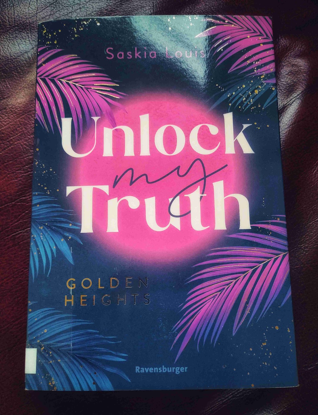 Oh, auch der 2. Band war toll. Super zu lesen, spannende Geschichte, Happy End ❤️ Ich hoffe so sehr, es wird noch einen dritten Teil geben in dem vielleicht Mace Geschichte beleuchtet wird oder die von Aiden oder vielleicht könnten Mace und Aiden feststellen, dass sie sich mehr als nur mögen... 😉 Ich hätte da auf jeden Fall ein paar Ideen für einen weiteren Band.