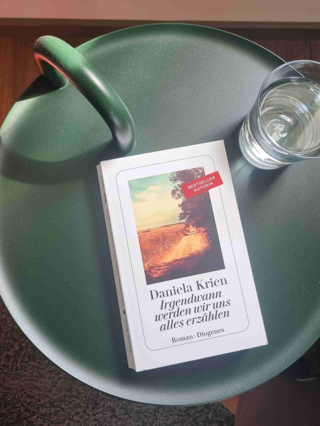 Was für eine Atmosphäre !
Welch feiner Erzählton !