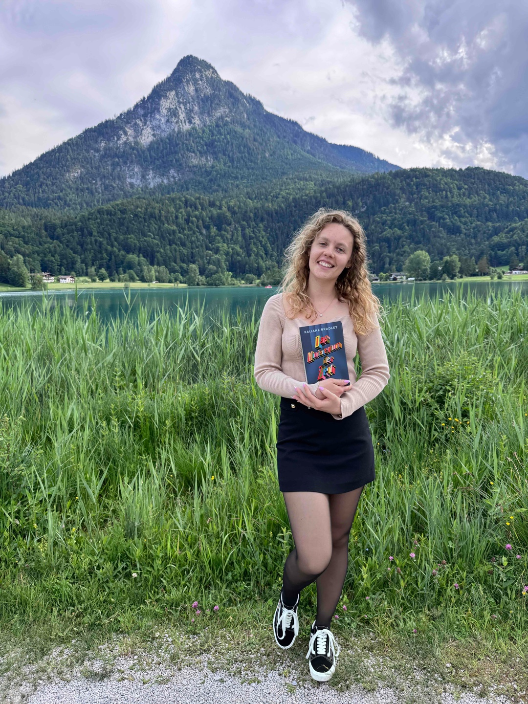 Wer auf der Suche nach einem Buch ist, das fesselt, berührt und zum Lachen bringt, sollte sich dieses Werk auf keinen Fall entgehen lassen! Für mich eine klare Empfehlung und ein Highlight ⭐⭐⭐⭐⭐