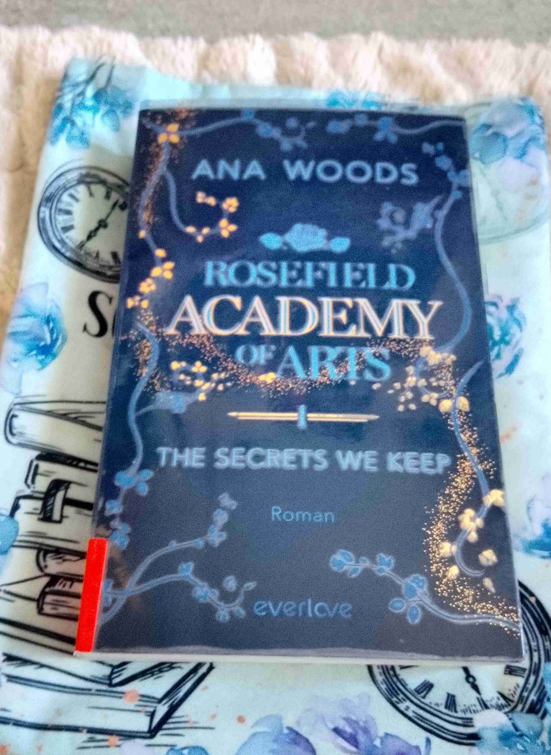 Das Buch hat mir sehr gut gefallen. Einfach toll. Spannend. Fesselnd. Auch wenn ich 5 Tage gebraucht habe.