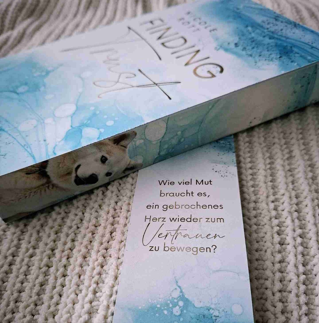 ❄️*Ein verletztes Herz neigt dazu, Mauern hochzuziehen und niemanden mehr hereinzulassen. Reiner Selbstschutz, das ist mir bewusst. Die Frage ist nur, ob man etwas riskiert, wenn man auf jemanden trifft, der das Fundament dieser Mauern zum Wanken bringt.*❄️
