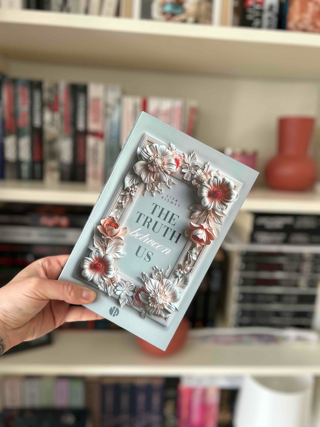 The Truth between is / Lisa Kismet