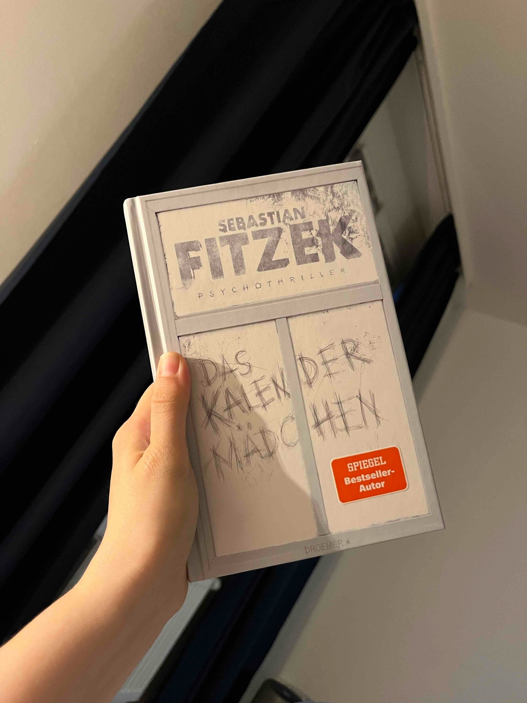 Wieder mal ein typischer Fitzek - wäre es mein erster Fitzek, wären es mindestens 4 Sterne..