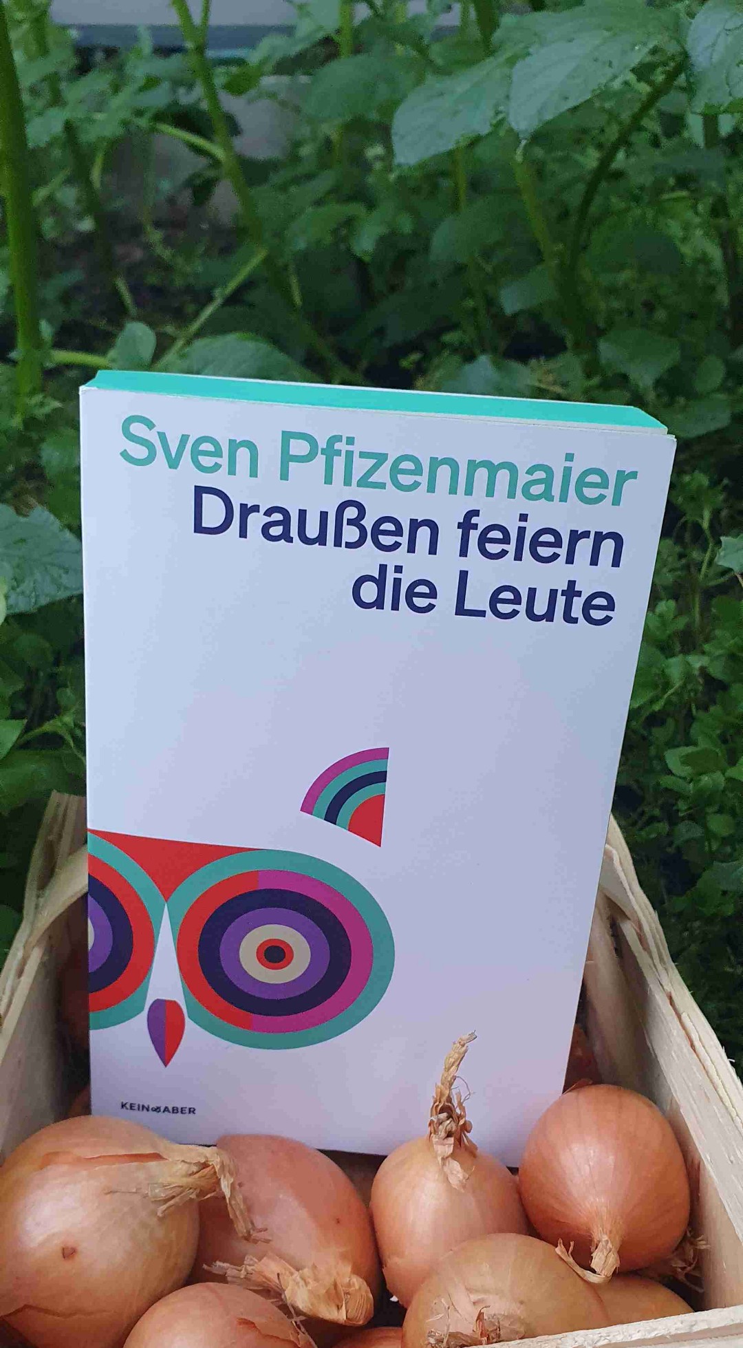 Sehr vielseitiges Buch mit tiefen Themen und realitätsbezug. Vor allem was für Leute vom Dorf.