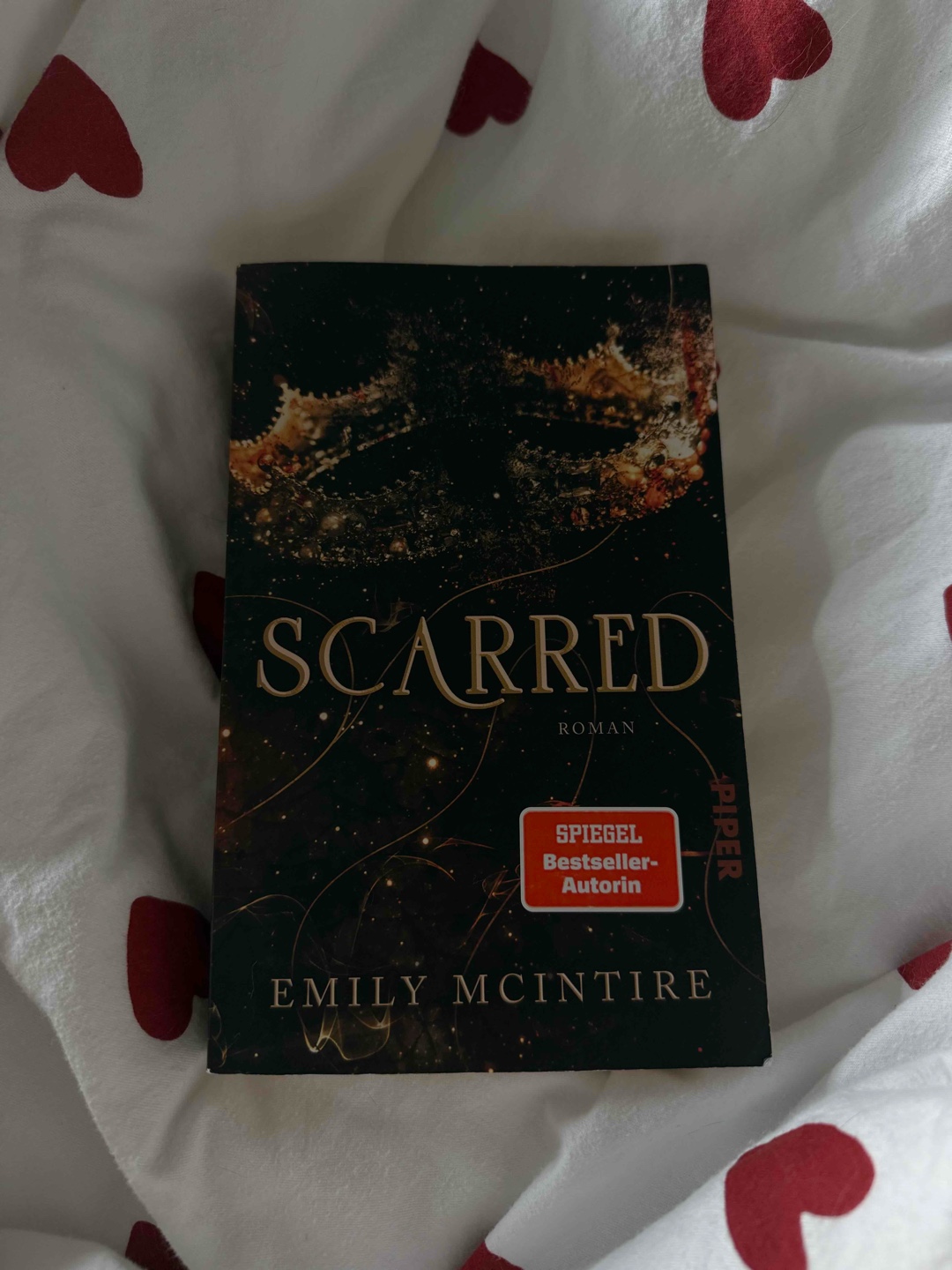 Mir hat die Fortsetzung der Never-After-Reihe gut gefallen und ich fand das Buch sehr spannend. Der erste Teil war für meinen Geschmack jedoch etwas besser 🐯🗡️🩸