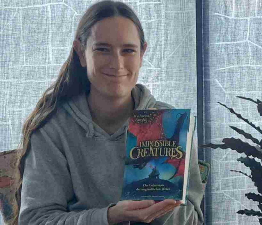 Das Buch ist einfach perfekt. Sehr spannende und auch tiefsinnige Handlung, schöner Schreibstil und sehr gute Gestaltung. Ich gebe dem Buch eindeutig 5 von 5 Einhörner und freue mich sehr, wenn im Herbst die Fortsetzung erscheint.