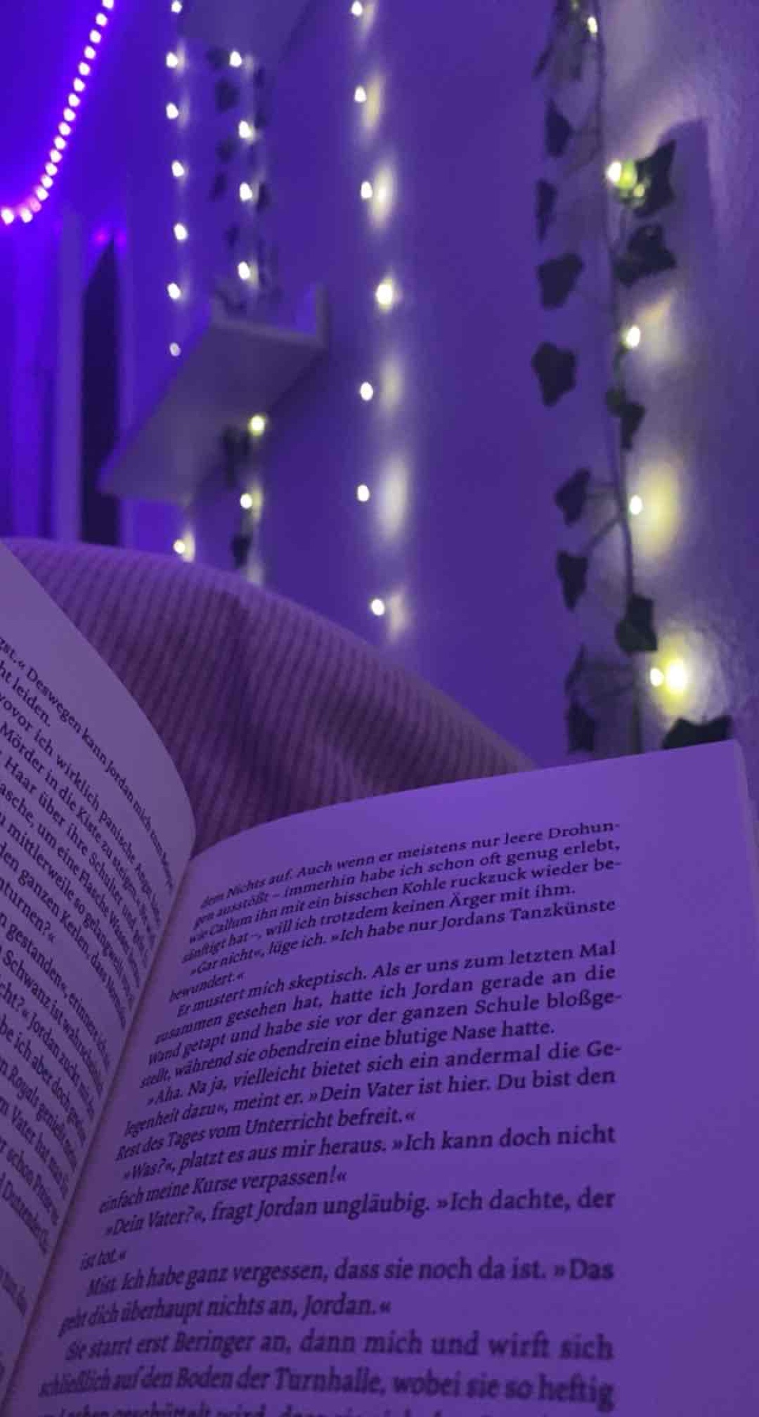 👑