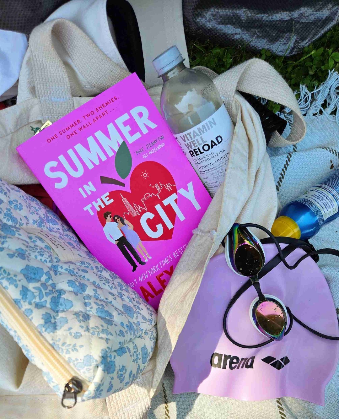 Das perfekte Buch für den Sommer 🥰😍 hab alles daran geliebt: den Witz, die einzelnen Dates in NYC, die Charakter-Entwicklung... eine wundervolle kurzweilige Summer-Romance