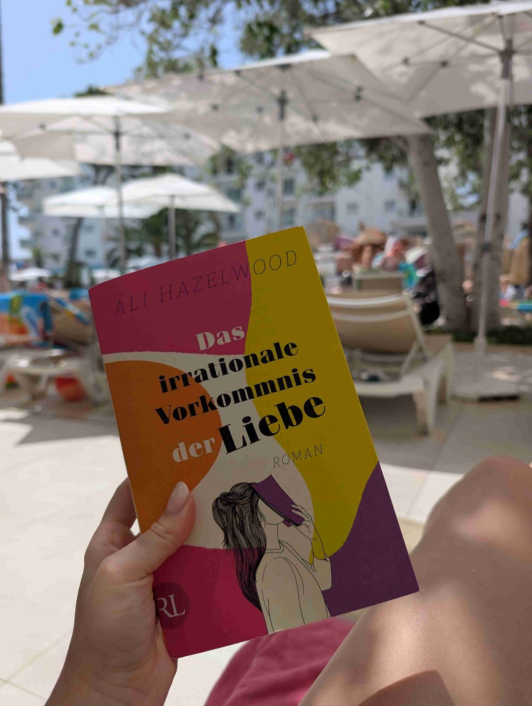 Bee & Levi sind super sympathisch & smart. Ihre Story hat mich viel zum Lachen, Schmunzeln und Mitfiebern gebracht. Absolut empfehlenswert!