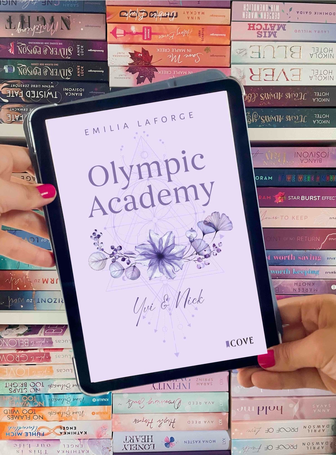 „Ein absolutes Muss für alle Sports Romance Fans. Ihr werdet das Academy-Setting und die ganzen die Olympia-Vibes lieben!“