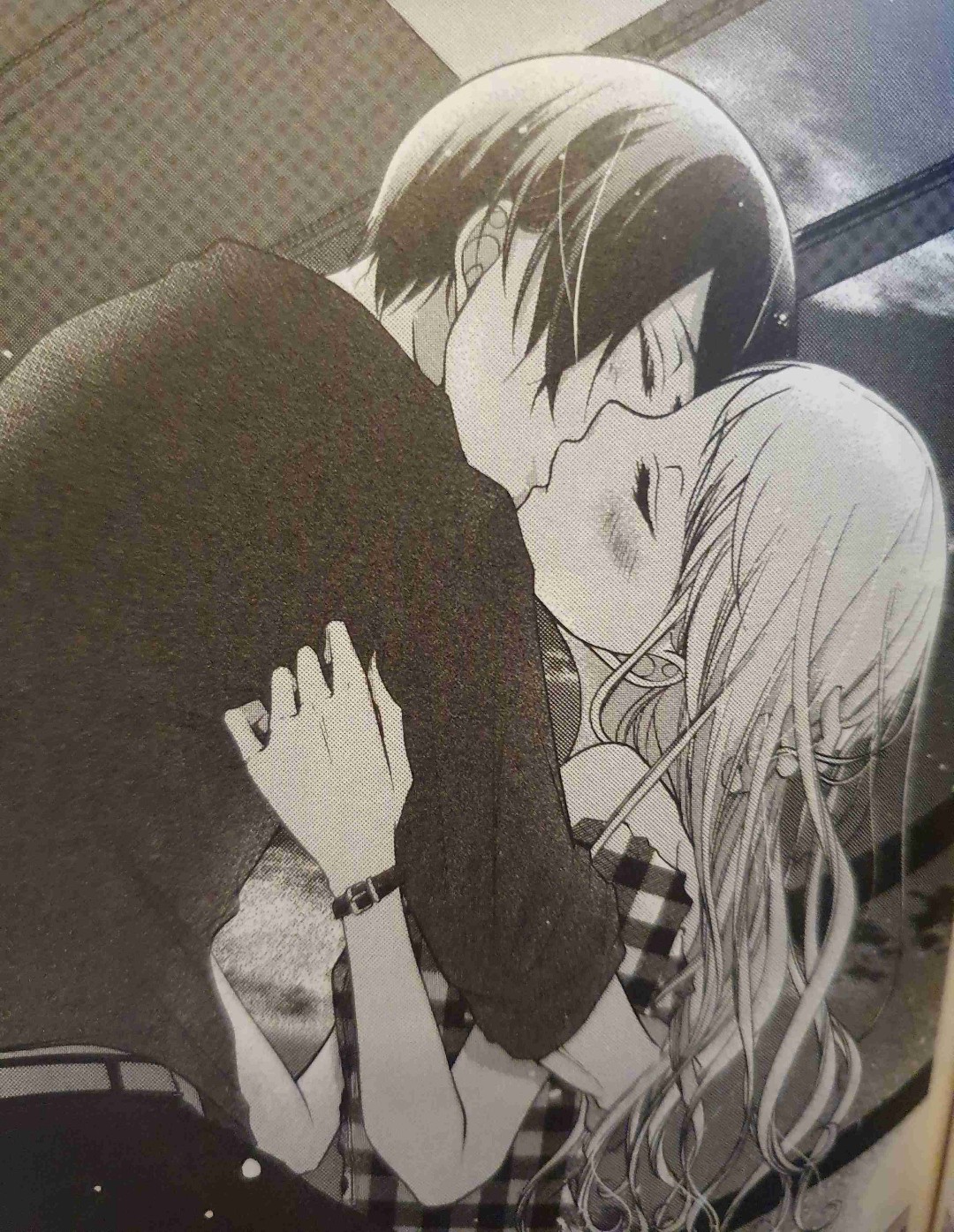 Super tolle Fortsetzung...
Super schöne Zeichnung und schöne Geschichte😊
Finde Haruma und Yo sind als Paar echt süß. Kann aber Haruma nicht einschätzen. Ihr gegenüber ist er der Beschützer aber irgendwie hab ich den bösen Verdacht dass er irgendwie Dreck am stecken hat. Ihre beste Freundin Sawako ist auch irgendwie komisch. Mal schauen wir es im nächsten band weiter geht. 😍