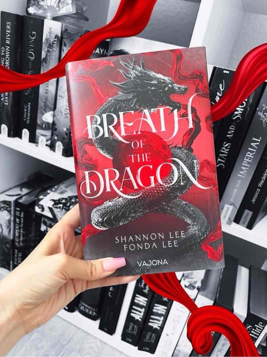 Gibt von mir also eine klare Empfehlung für alle die auf High Fantasy mit den Tropes Found Family & Wettkampf stehen 😬