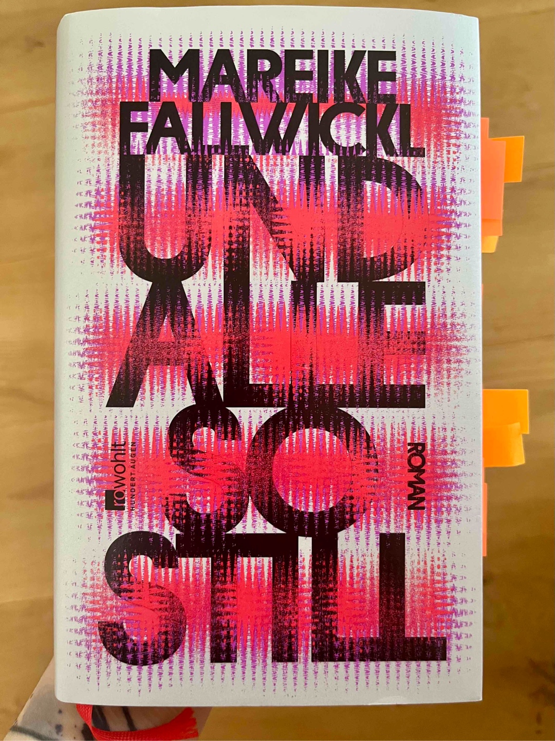 Dystopie oder Utopie?
Für mich klar eine Utopie! Und eins der besten Bücher, die ich je gelesen hab.