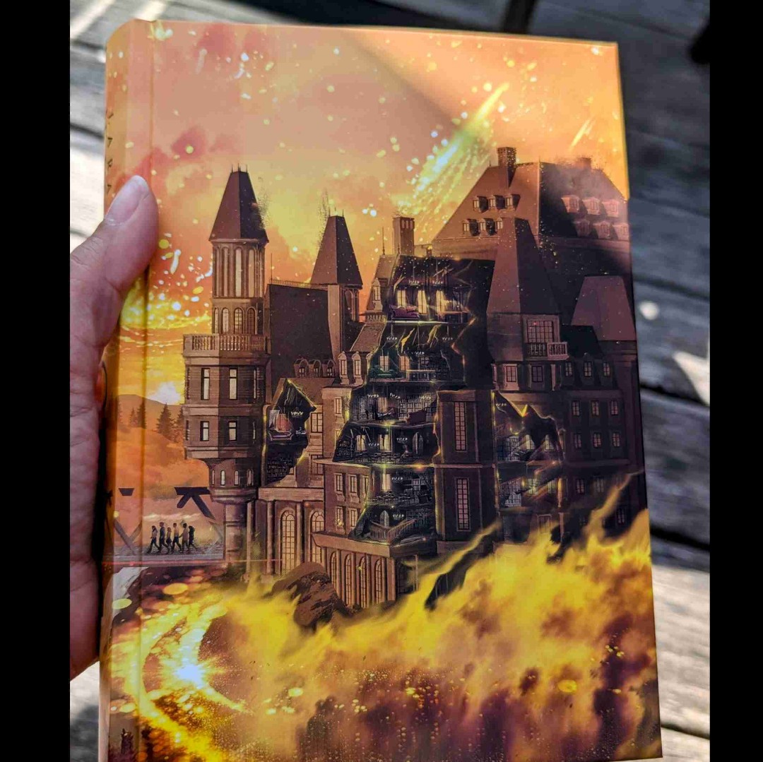 Puh.... Was soll ich sagen.
Eine interessante und auch etwas komplizierte Geschichte über Olivia, Milo, Saxa, Oskar, Nasir und Tamara.
Ich habe sehr lange gebraucht um mich einzufinden, aber hebe leider zu keiner Zeit richtig verstanden wie so ein "Zirkel" aufgebaut ist.
Bemerkenswert ist es sich so eine Geschichte auszudenken. Aber leider wohl für mich zu komplex und undurchsichtig🙈
Ich habe öfter überlegt dieses Buch einfach abzubrechen. Bin aber trotzdem froh es zu Ende gelesen zu haben.
Weil es einfach mal etwas "anderes" war. Aber ich werde es wohl kein weiteres mal in die Hand nehmen.