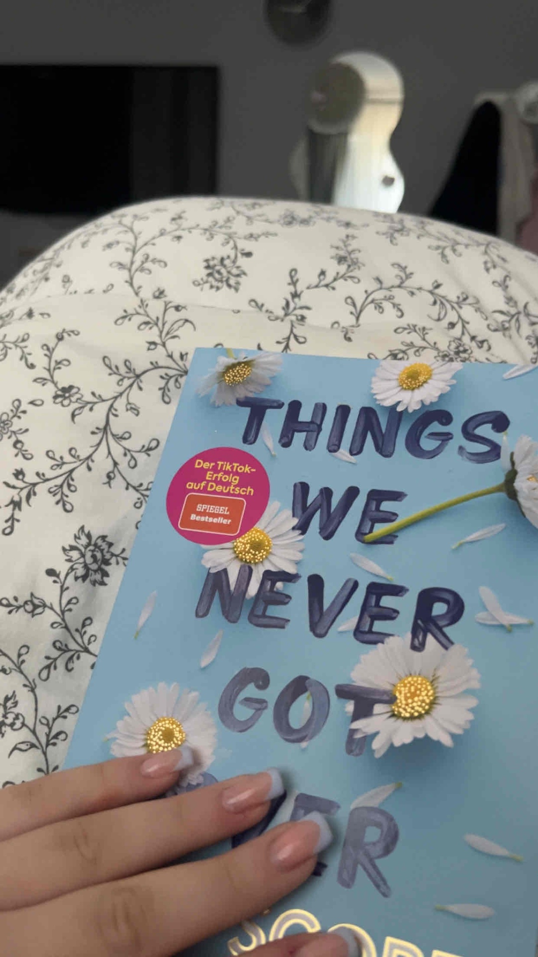 👧🏼👩🏽🧔🏽♂️💗
tolles buch die geschichte von knox und naomi war einfach spannend 💗