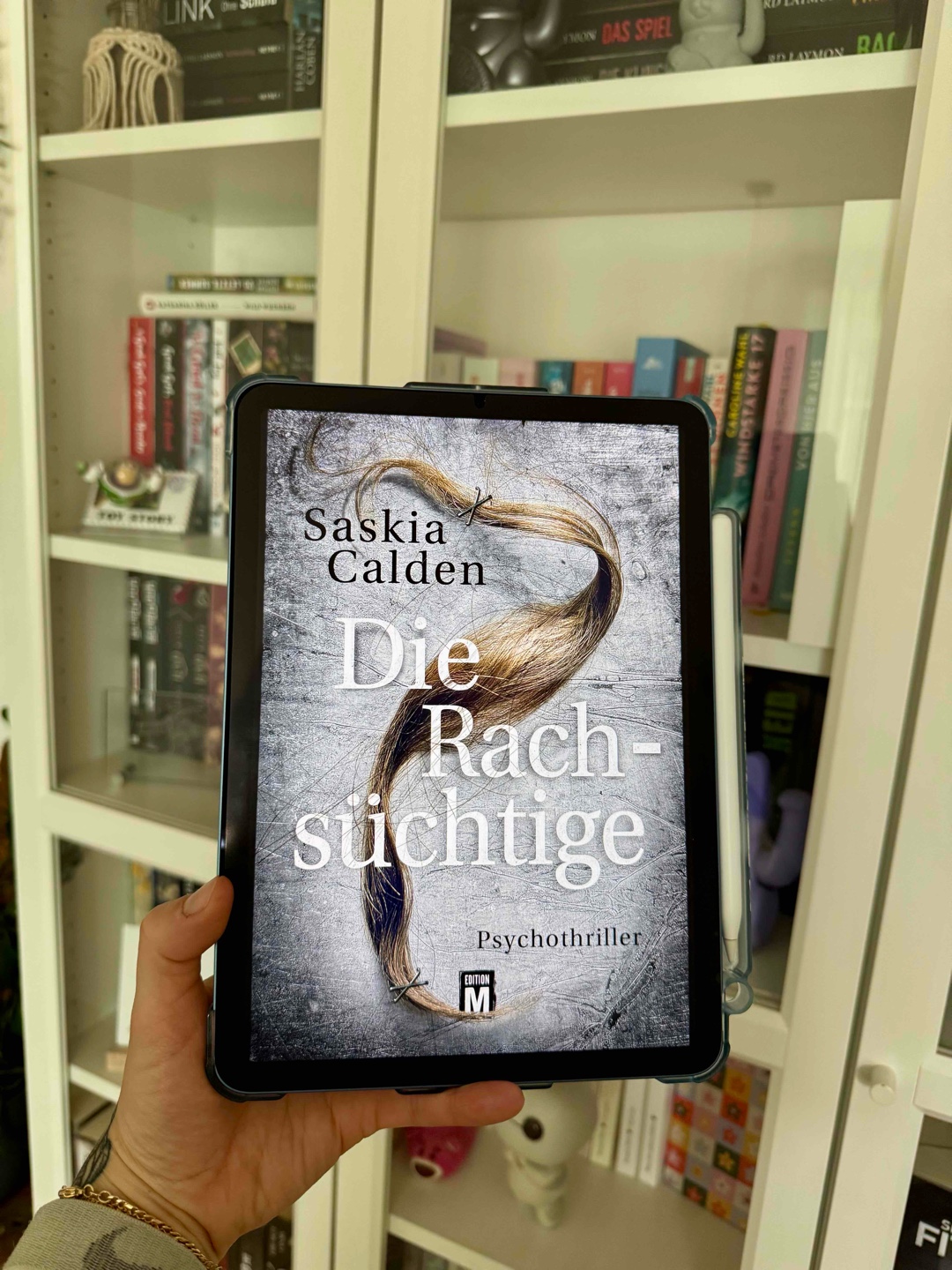 Eine innere Stimme, die uns negative Gefühle einzureden versucht, hat jeder von uns. Wir müssen nur lernen, damit umzugehen. (S.310)