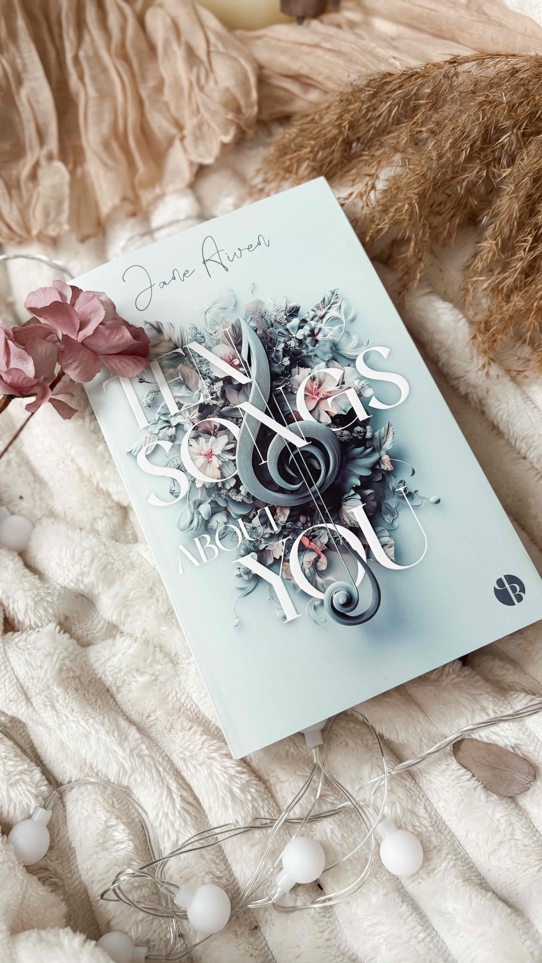 Warum habe ich das Buch nicht SOFORT gelesen? 😱 Ich bin völlig überwältigt von dieser Geschichte! 😍 So wundervoll, herzzerreißend und spannend! 💖