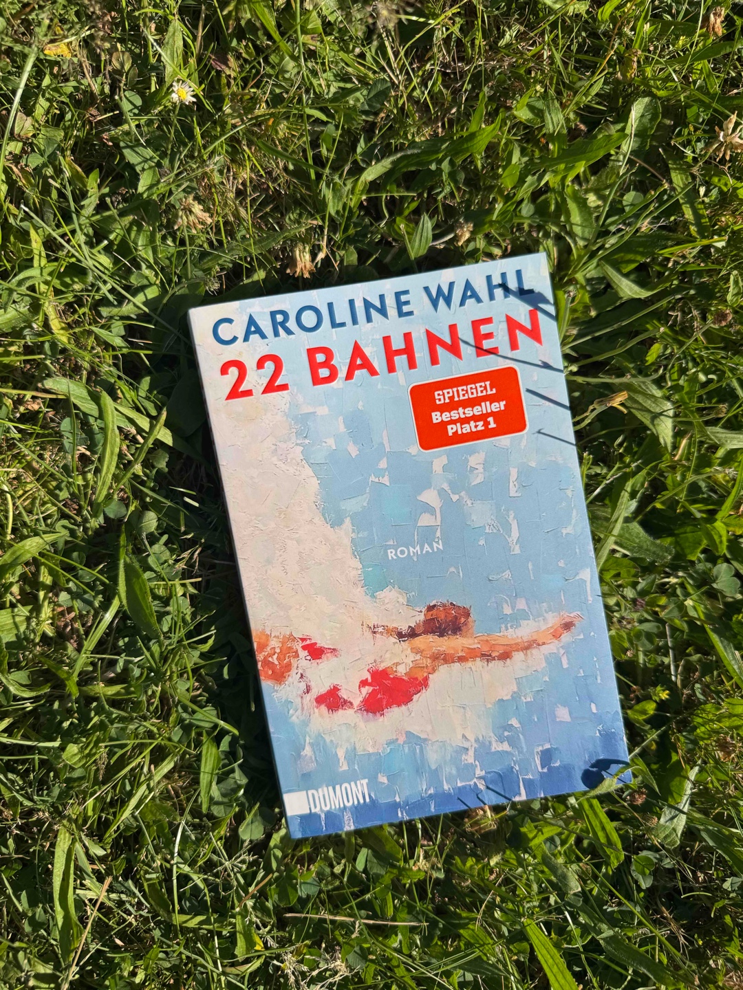 Wunderschönes emotionales Buch mit starken Protagonisten und einem sonderbar schönem Schreibstil.