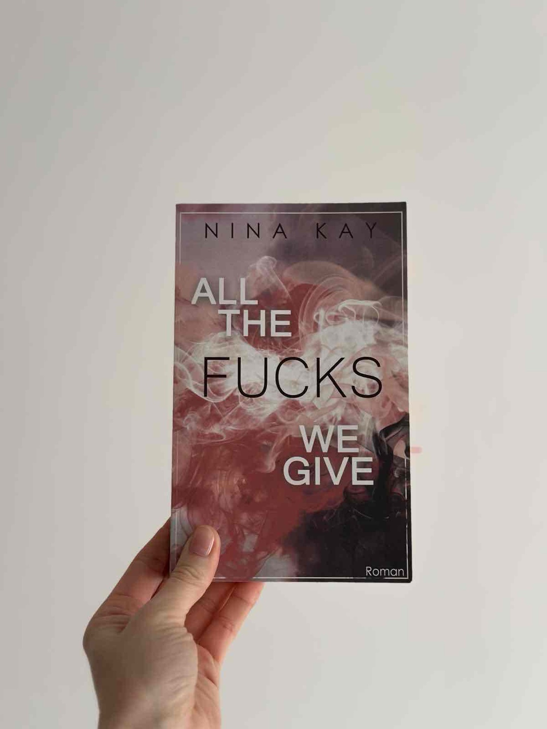 Ich habe in dieses Buch reingemalt und es geknickt. Das sagt mehr als tausend Worte. ️✨