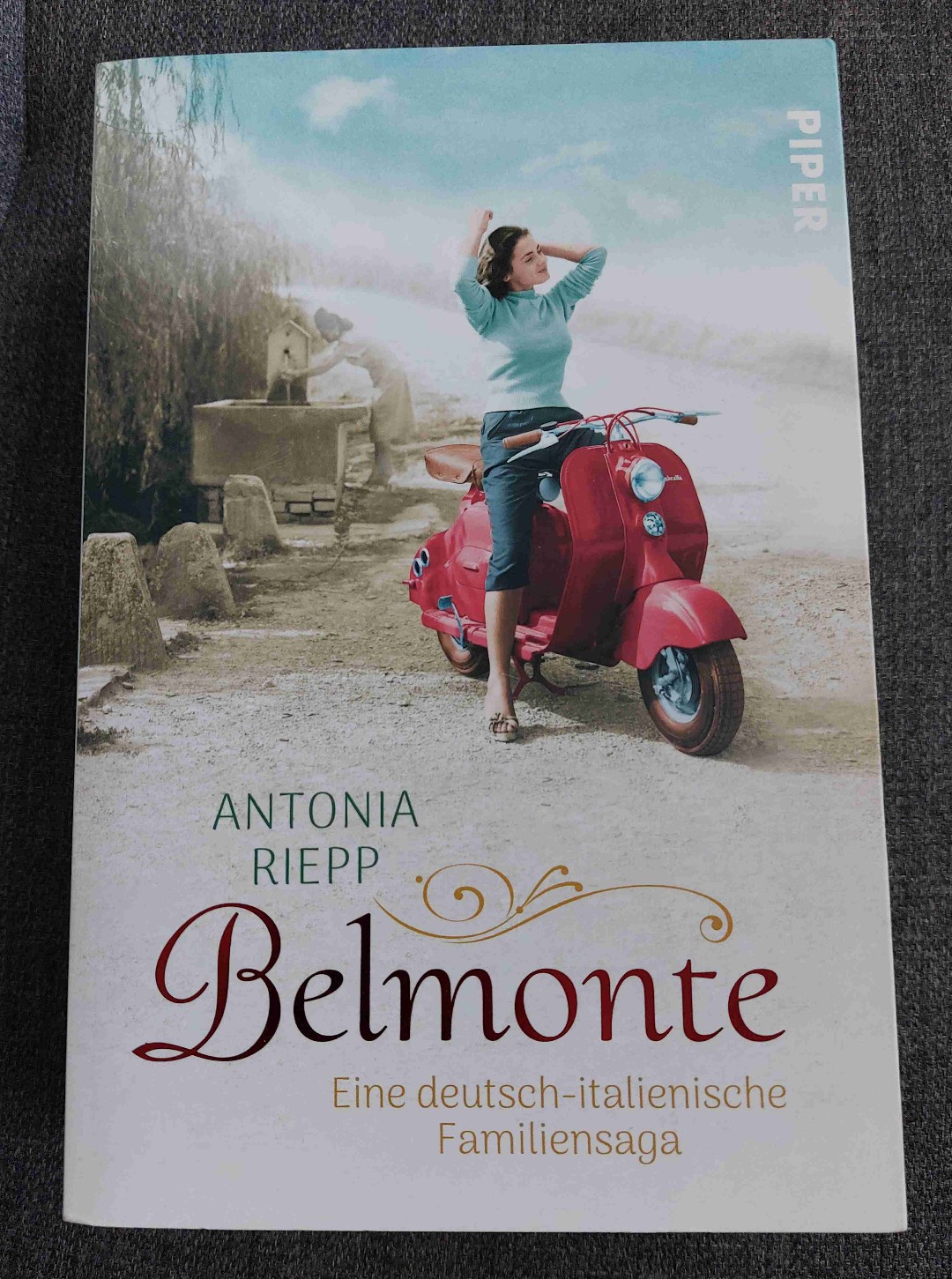 Erster Teil der Belmonte Trilogie......atmosphärischer Roman über Liebe, Heimat und Identität.....generationsübergreifend, einfach schön zu lesen.....