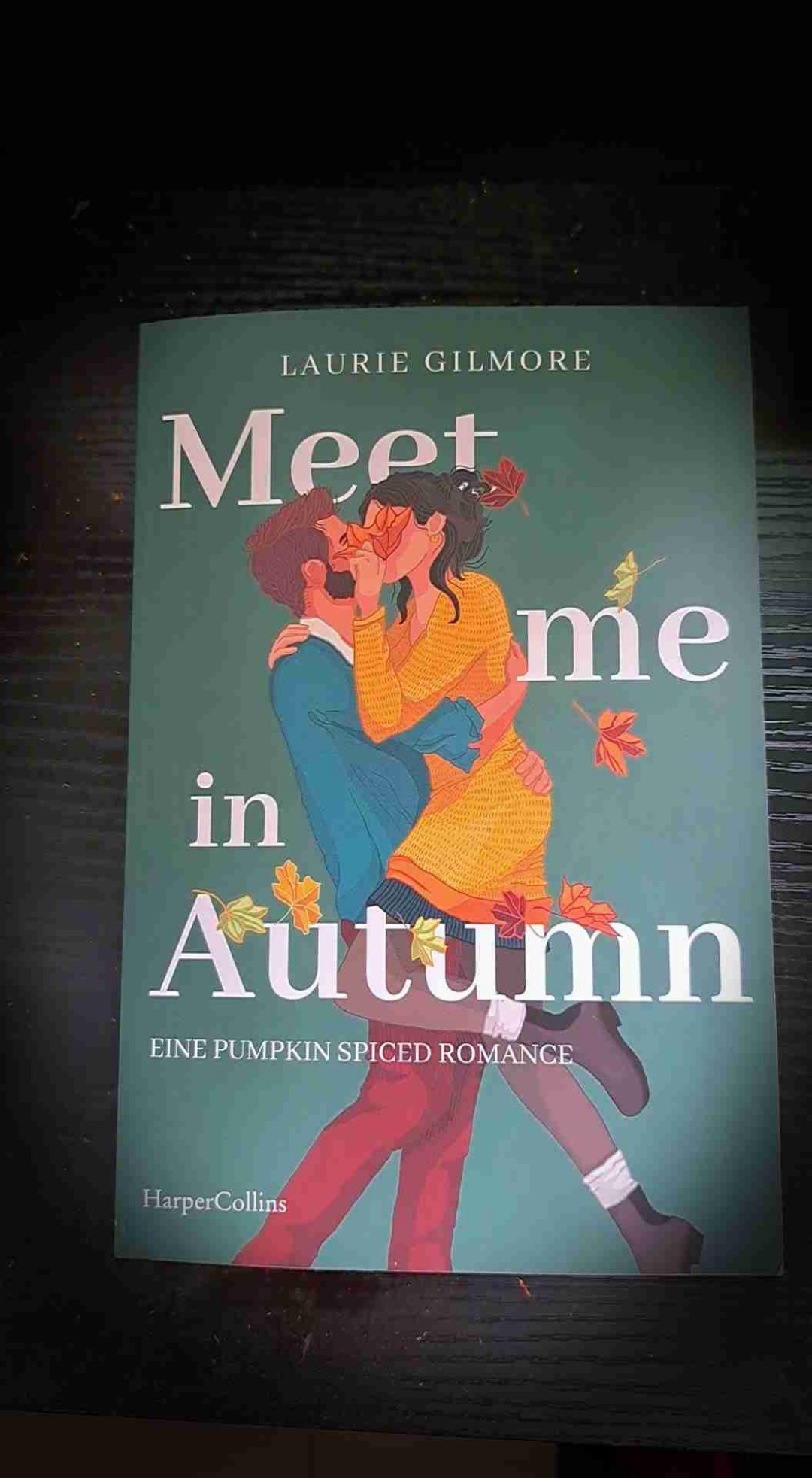 Eine gelungene Story 🥰

Es war ein absolutes wohlfühlbuch, so sehr das ich mir auch ab und zu gewünscht habe eine verschollene Tante hinterlasst mir ihr Kaffee 😍
Eine Kleinstadtromance mit liebenswerten Charakteren, eingebettet in ein zauberhaftes herbstliches Setting 🥰😍