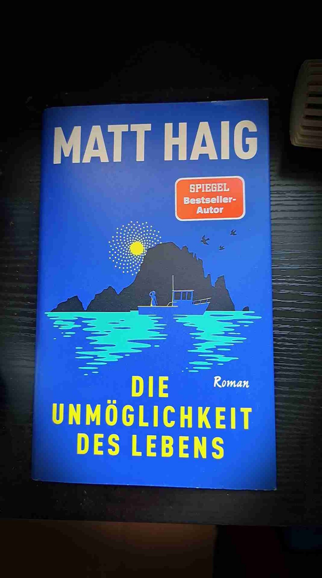 Grandios 🥰

Dieses Buch lädt ein, sich auf übernatürliches und magisches einzulassen und sein Leben vielleicht mit anderen Augen zu sehen 😍 
Es hat mir gezeigt, wie wichtig es ist sich auf neue Möglichkeiten einzulassen und zuzulassen, das sich was verändert 🥰
Klare Lese-Empfehlung ❤️ 