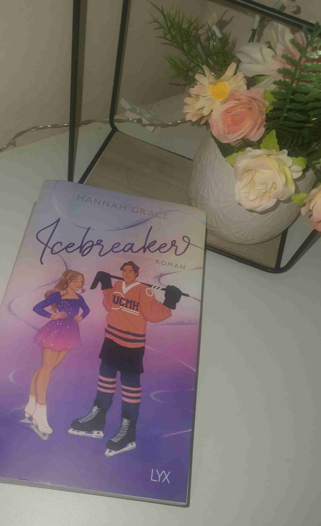 Icebreaker war das Buch,was mich in das Trope 🎀Ice Hockey🎀 verlieben lassen hat.
