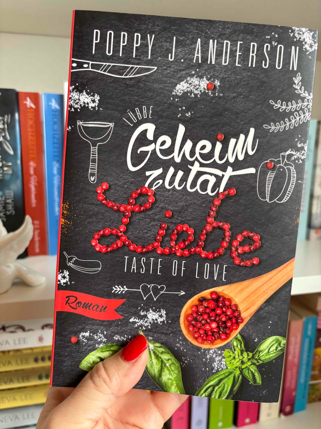 Schöne, kleine Liebesgeschichte für zwischendurch.
Zwar komplett vorhersehbar, aber ich brauche auch nicht immer Bücher mit krassen Plottwist